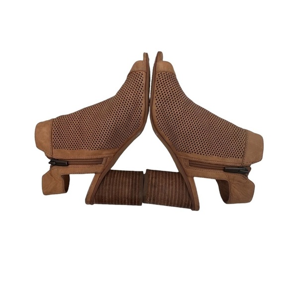 Vince Camuto Brown Suede Jakayla Peep Toe Suede Bootie Sandal Size 8 1/2 Women's - Picture 7 of 9
